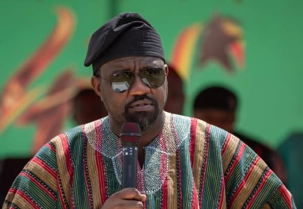 Ghanaian Official Appeals to Cocoa Farmers Amid Price Cuts