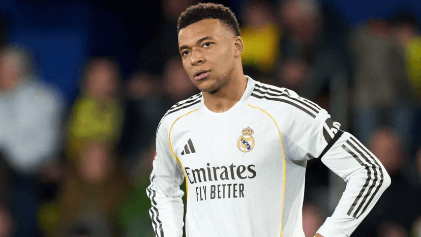 Mbappe has knee sprain with no surgery planned