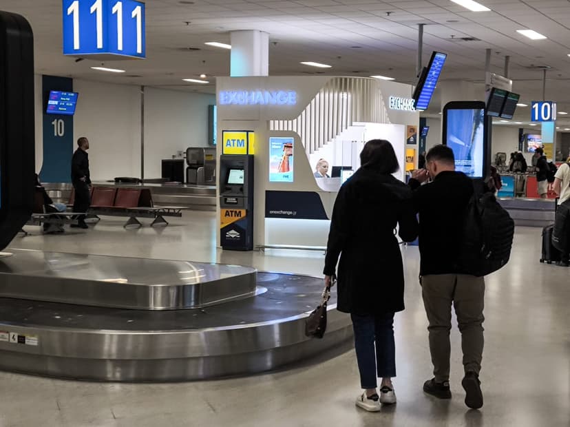 Man Arrested for Stealing Suitcases at Athens Airport