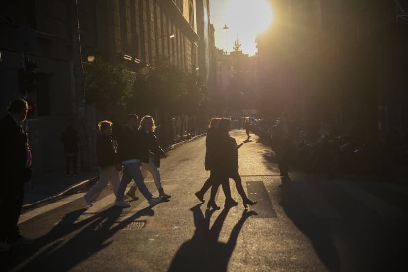 Greek Prime Minister Announces New Minimum Wage Increase