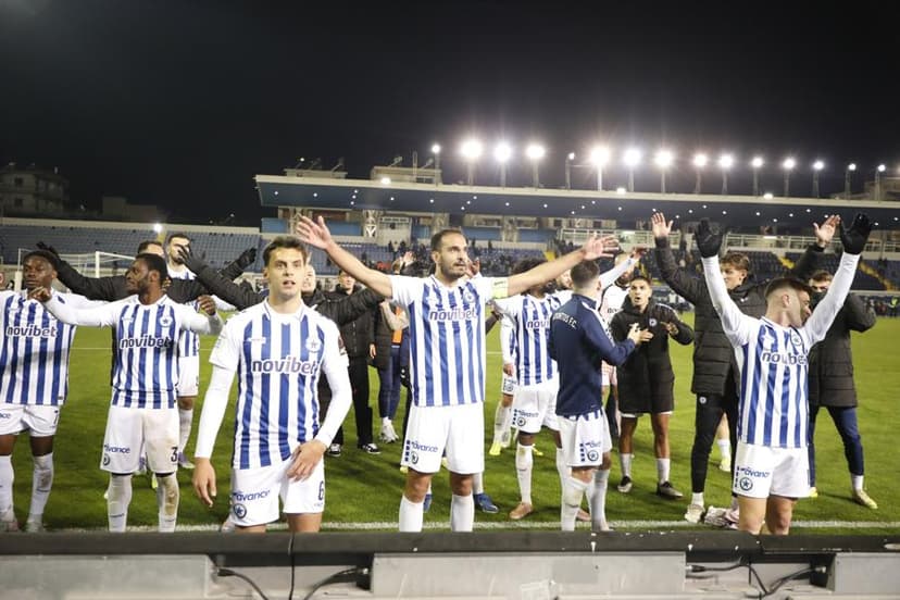 Atromitos in the top eight