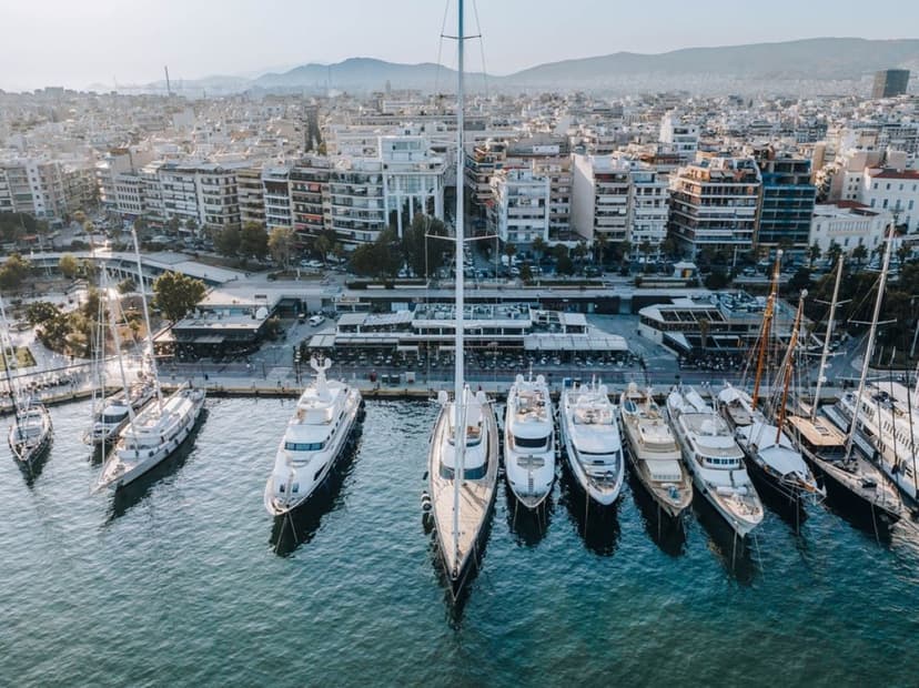 Piraeus for the first time among the world's top destinations for solo travel