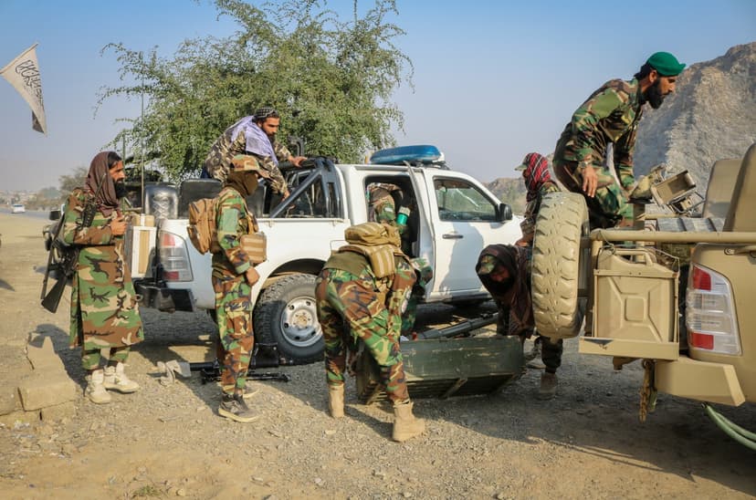 Pakistan Airstrikes Hit Kabul, Raising Escalation Fears