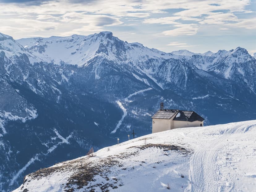 Two women die in French Alps avalanche