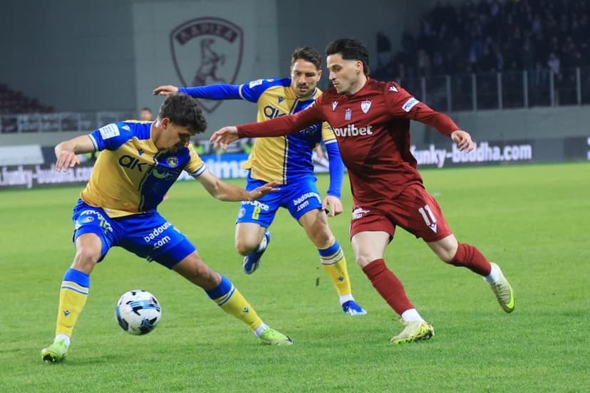 Both lost in Larissa