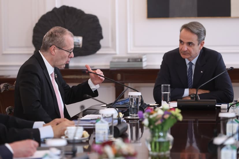 Greek PM Mitsotakis Meets WHO Europe Director on Public Health Reform