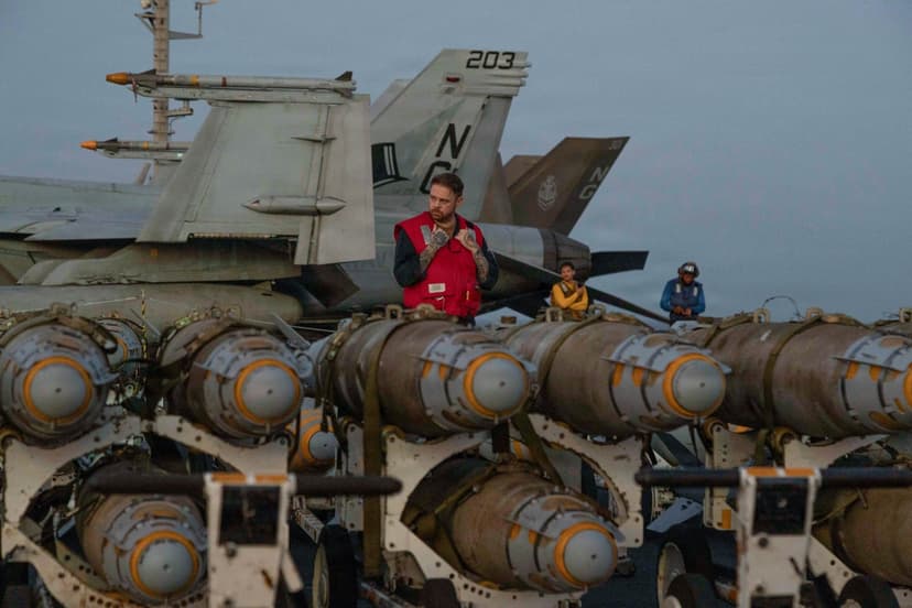 USS Abraham Lincoln's American fighter jets ready for combat (video – photos)