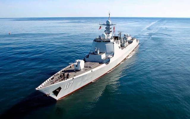 Δεύτερο ιρανικό πολεμικό πλοίο πλέει προς τη Σρι Λάνκα – Οι έρευνες συνεχίζονται για τους αγνοούμενους του «IRIS Dena»