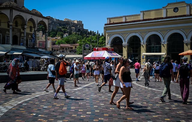 Four Seasons and Dutch Investors Show Confidence in Greek Tourism