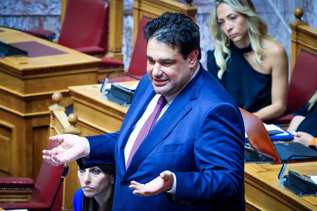 Greek Minister Discusses Digital Sections for Expat Voting