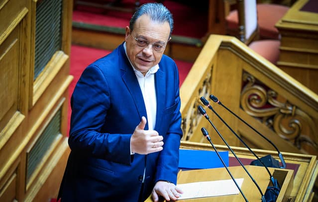 SYRIZA Leader Famellos Criticizes Government Over Tempi Tragedy