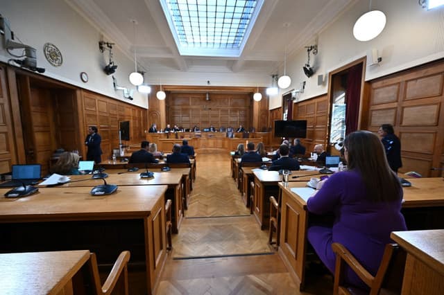 SYRIZA and New Left Seek Pre-Inquiry for Former Ministers Over OPEKEPE Scandal