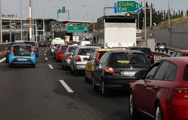 Traffic Regulations on Attiki Odos Near Pallini for Road Maintenance