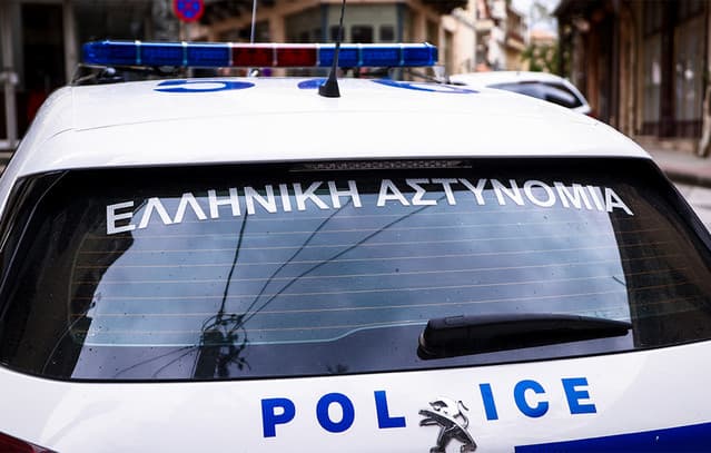 Youths Rob Pedestrians with Extendable Batons in Thessaloniki