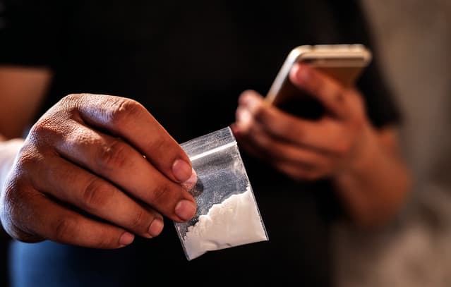 32-Year-Old Arrested in Chania for Drug and Weapon Offenses