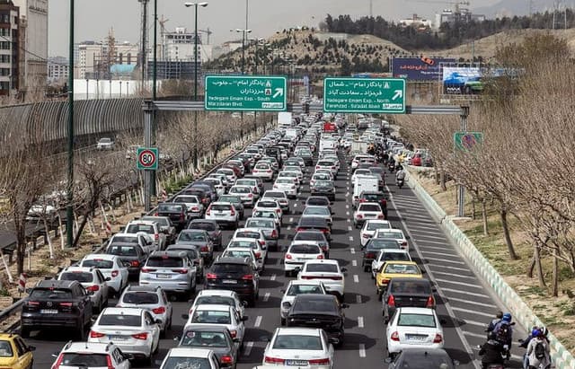 Iran urges Tehran residents to evacuate amid escalating conflict