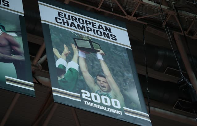 Panathinaikos: The new banner that replaced Bodiroga's has been raised