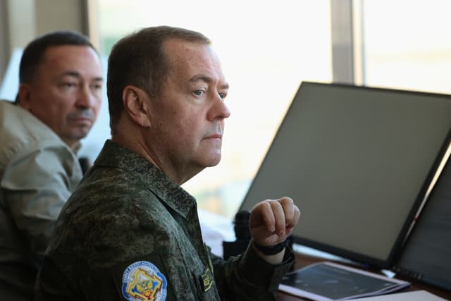 Medvedev Warns of World War III Making Hiroshima Look Like 'Child's Play'