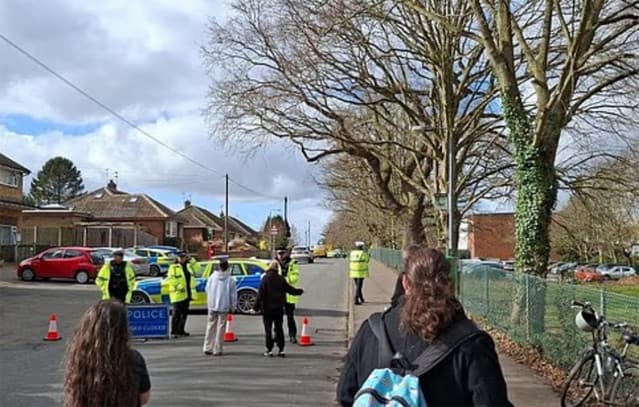 Thriller in a Norwich school: 16-year-old stabs student – Hours of agony under draconian security measures