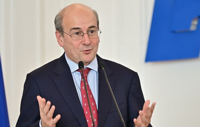 Η απάντηση Χατζηδάκη στην κρίση: Ταχύτητα χωρίς προχειρότητα και στήριξη της κοινωνίας