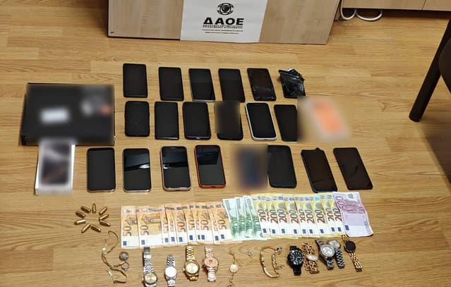 Greek Police Dismantle Telephone Scam Gang