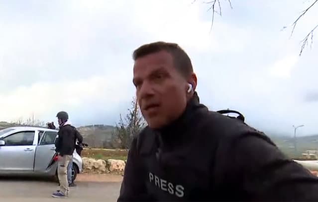 Journalist flees escalating tensions on Israel-Lebanon border