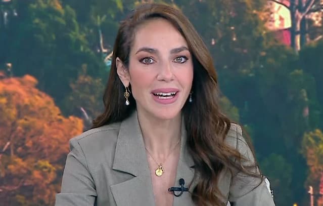 Greek Minister Announces 2,400 Homes in Former Military Camps