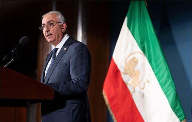 Reza Pahlavi Envisions Spanish Parliamentary Monarchy as Model for Iran