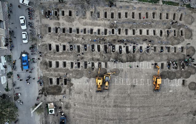 Iran Resists Collapse Despite Continuous Bombardments, Leadership Remains Stable