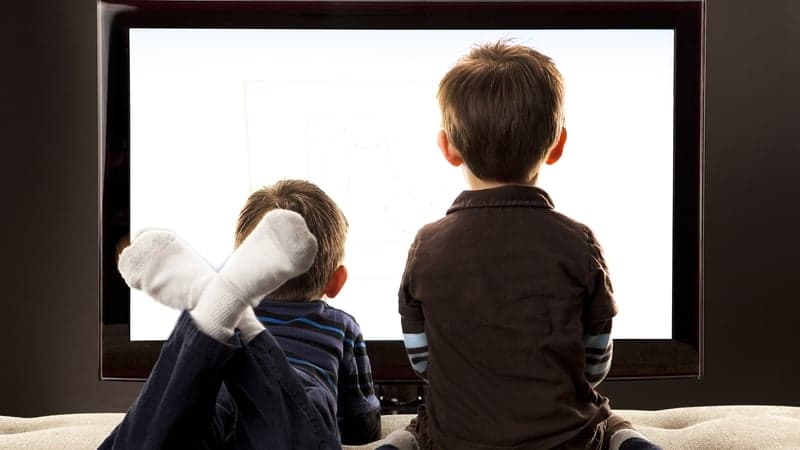 Report Links Library Use and Lack of Bedroom TV to Higher Academic Performance