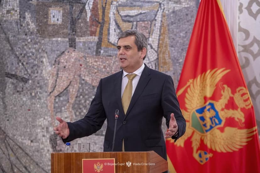 Montenegrin Foreign Minister Expresses Concern Over Azerbaijan Attacks