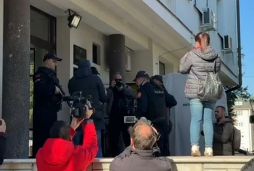 Đukanović Questioned by Prosecutor's Office in Nikšić