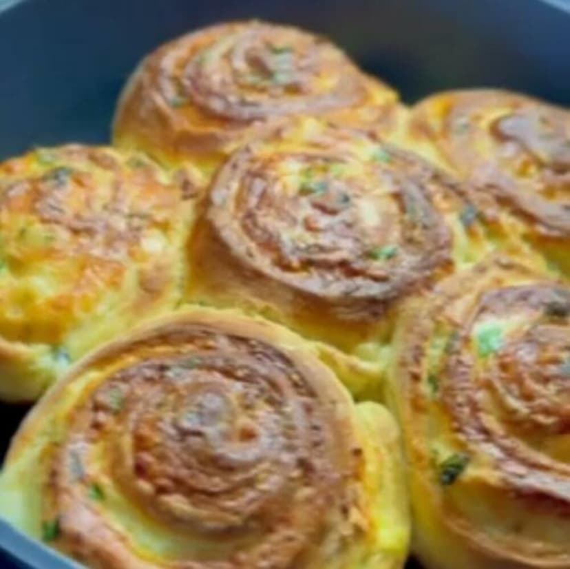 Butter rolls with cheese and garlic – a recipe everyone will...