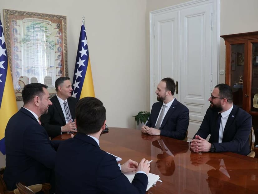 Bosnian and Montenegrin Officials Discuss Strengthening Relations