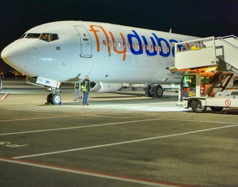 Avionom iz UAE u Skoplje stigao 151 putnik, među njima po jedan...