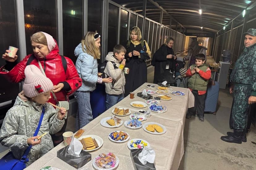 Armenia and Azerbaijan receive around 1,500 evacuees from Iran