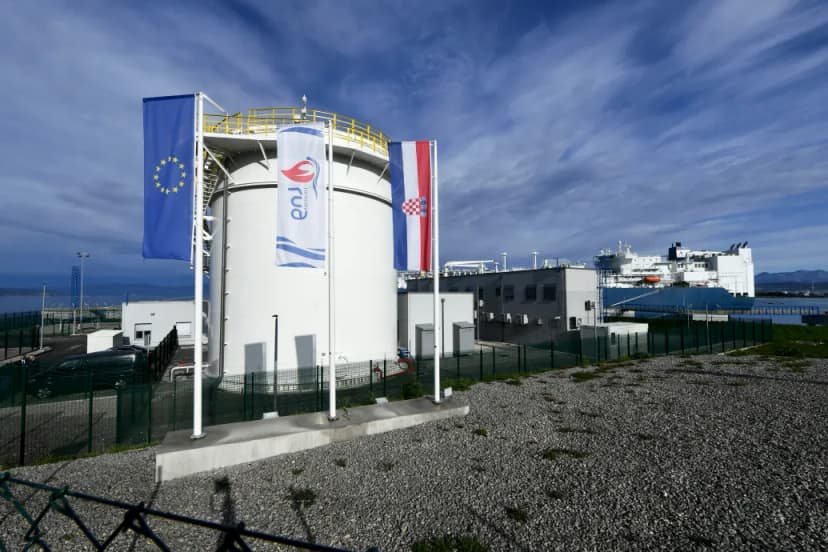 Hungarian Government Pressures Ukraine by Obstructing EU Decisions Amid Friendship Pipeline Uncertainty