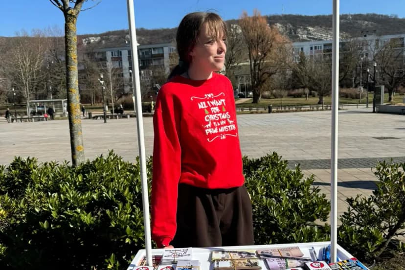 Attack on Hungarian Two-Tailed Dog Party Candidate in Tatabánya