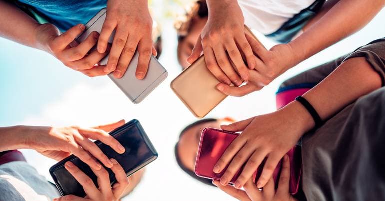 Portugal Considers Parental Responsibility for Minors' Internet Use