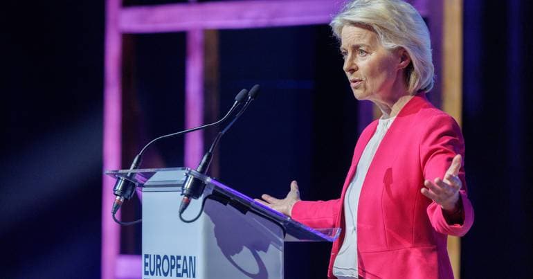 Von der Leyen garante estar focada em empréstimo a Kiev