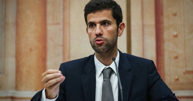 Portuguese Opposition Urged to Show 'Common Sense' Before Lay-off Debate