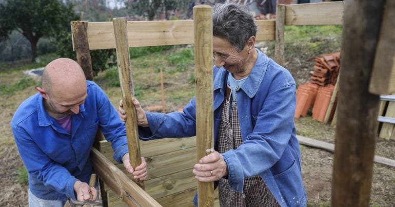 Emigrants Return to Casal dos Bernardos to Recover Homes Affected by 'Kristin'