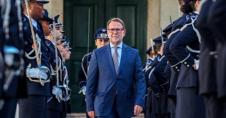 Portugal's New Internal Administration Minister Luís Neves Begins Term with PSP