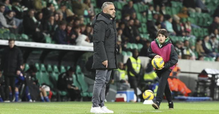 Rui Borges expects a "difficult game" against Estoril