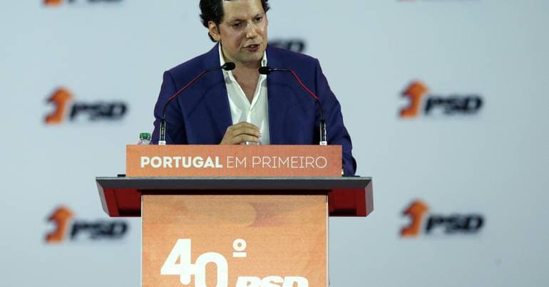 Ex-MP Accused in 'Tutti Frutti' Case Leads PSD Braga