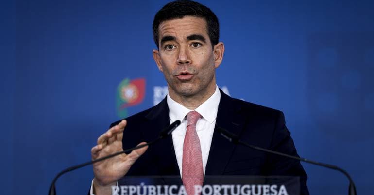 Portuguese government expands support measures, refuses to respond to Passos
