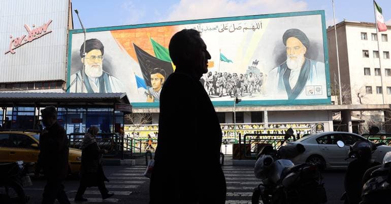 Protestos de estudantes universitários prosseguem no Irão