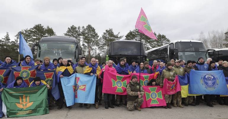 Kiev e Moscovo trocam 200 prisioneiros de cada lado