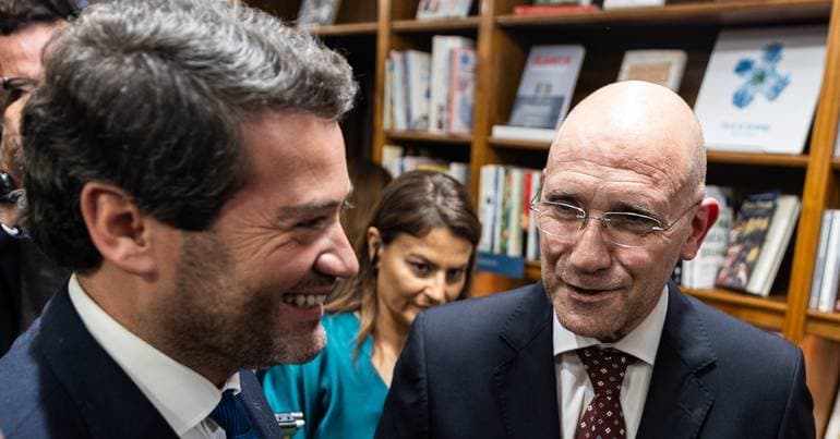 Ventura propõe comissão liderada por Passos Coelho