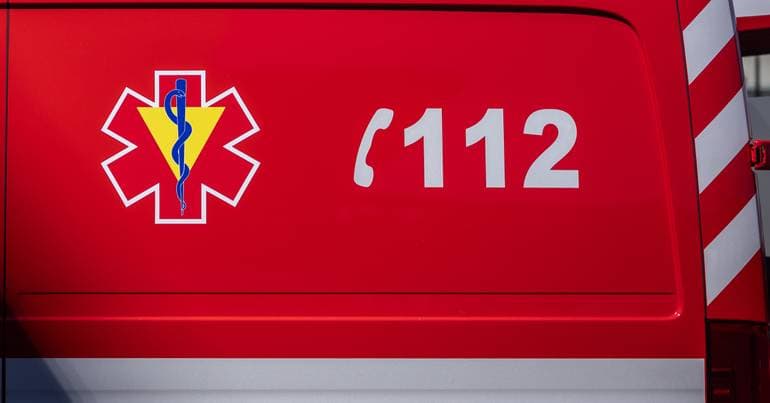 Ambulância com idosa de 96 anos em acidente na EN2